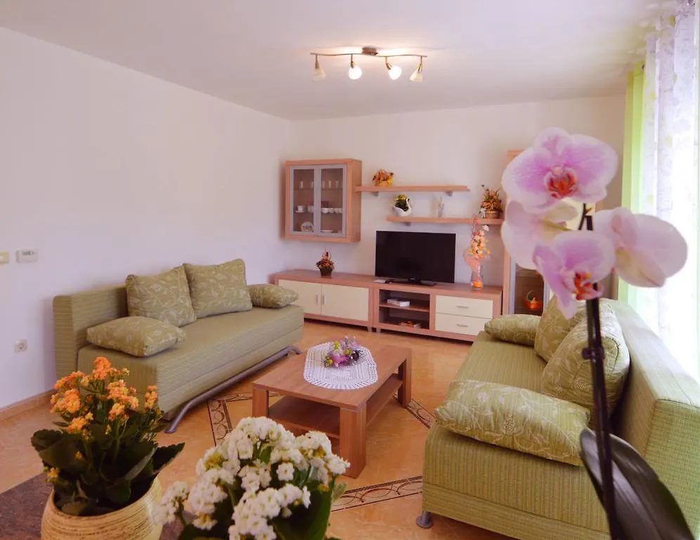 Garden Apartment Maria Vrsar
