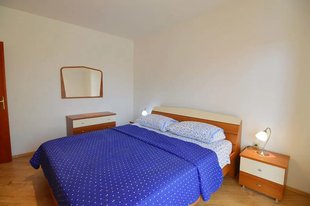 Garden Apartment Maria Vrsar Croatia